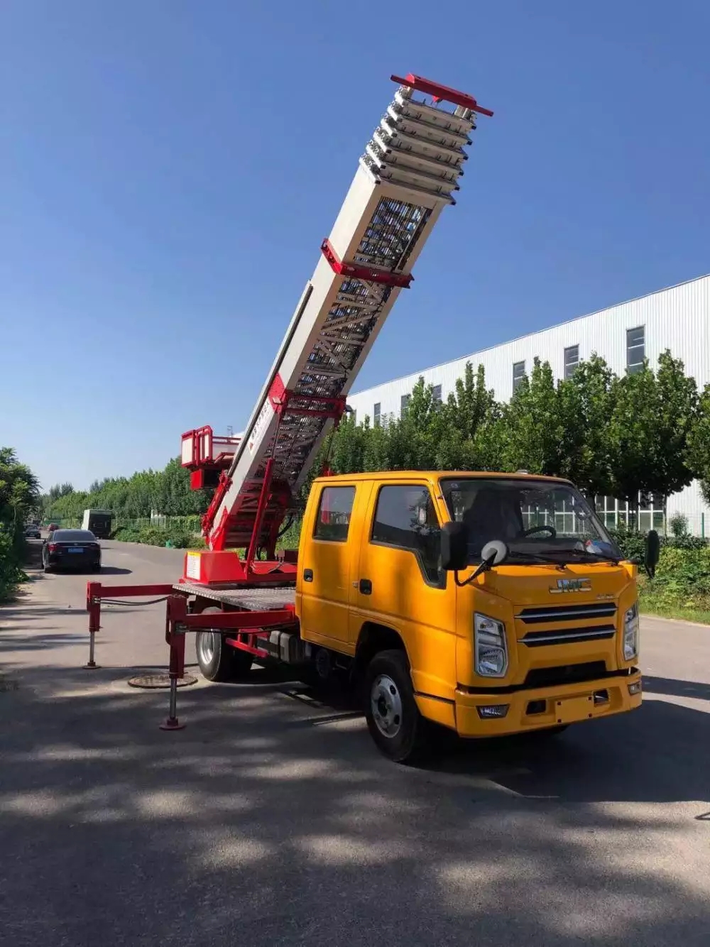 沙溪镇附近的云梯车出租服务：轻松解决高空作业需求